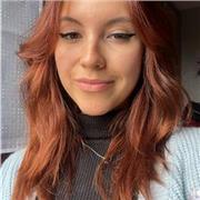 Étudiante qui adore enseigner aux plus petits !